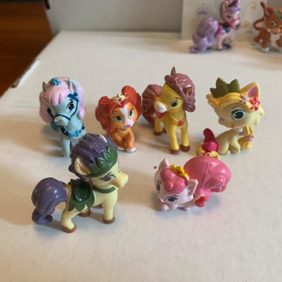 Princess Palace Pets/Whisker Haven Figure Set of 12 with Bonus Tattoos! - Picture 2 of 4